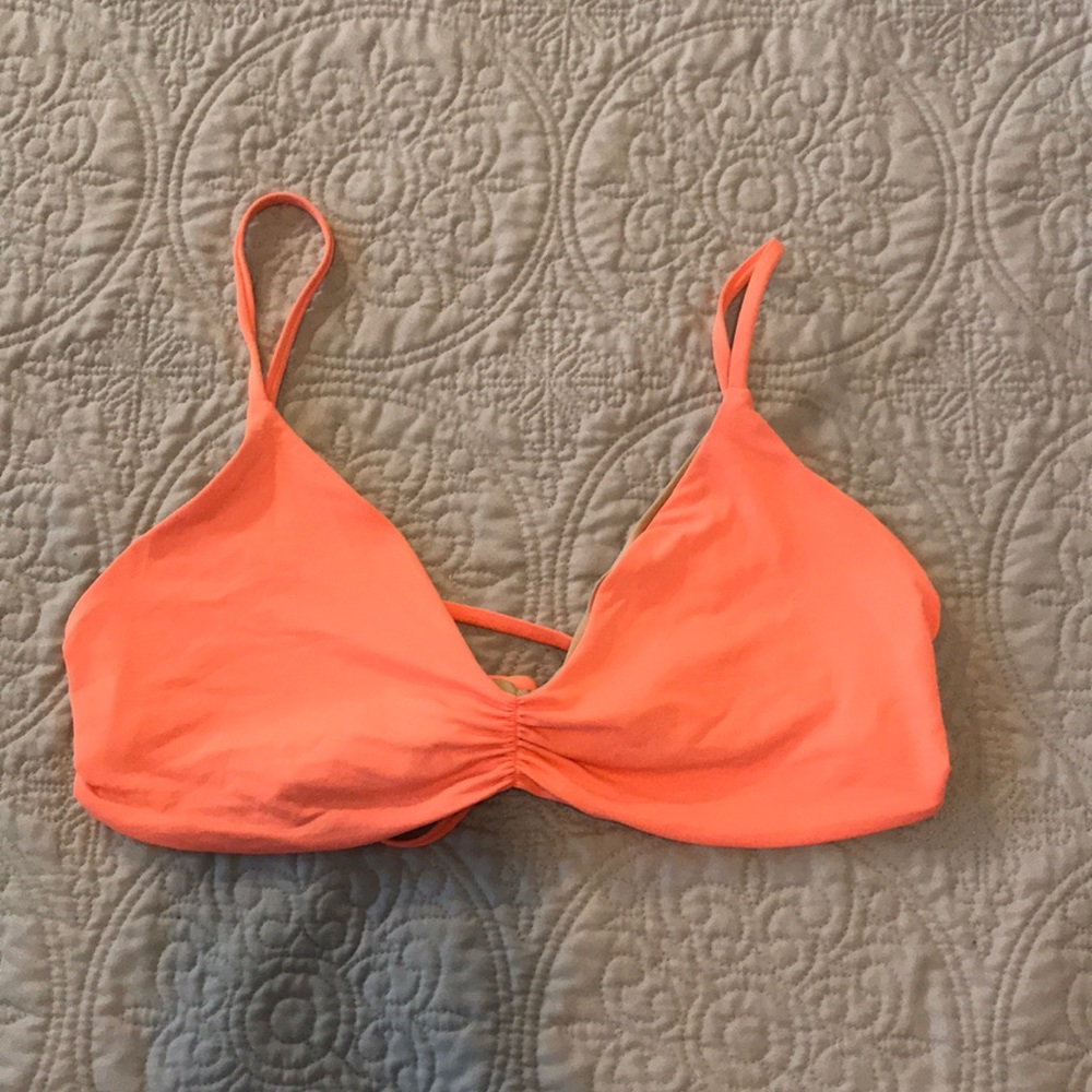 L*Space Reversible Top - Picture 2 of 3